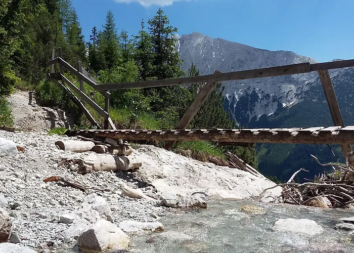 Ξενοδοχείο Wolf 3*